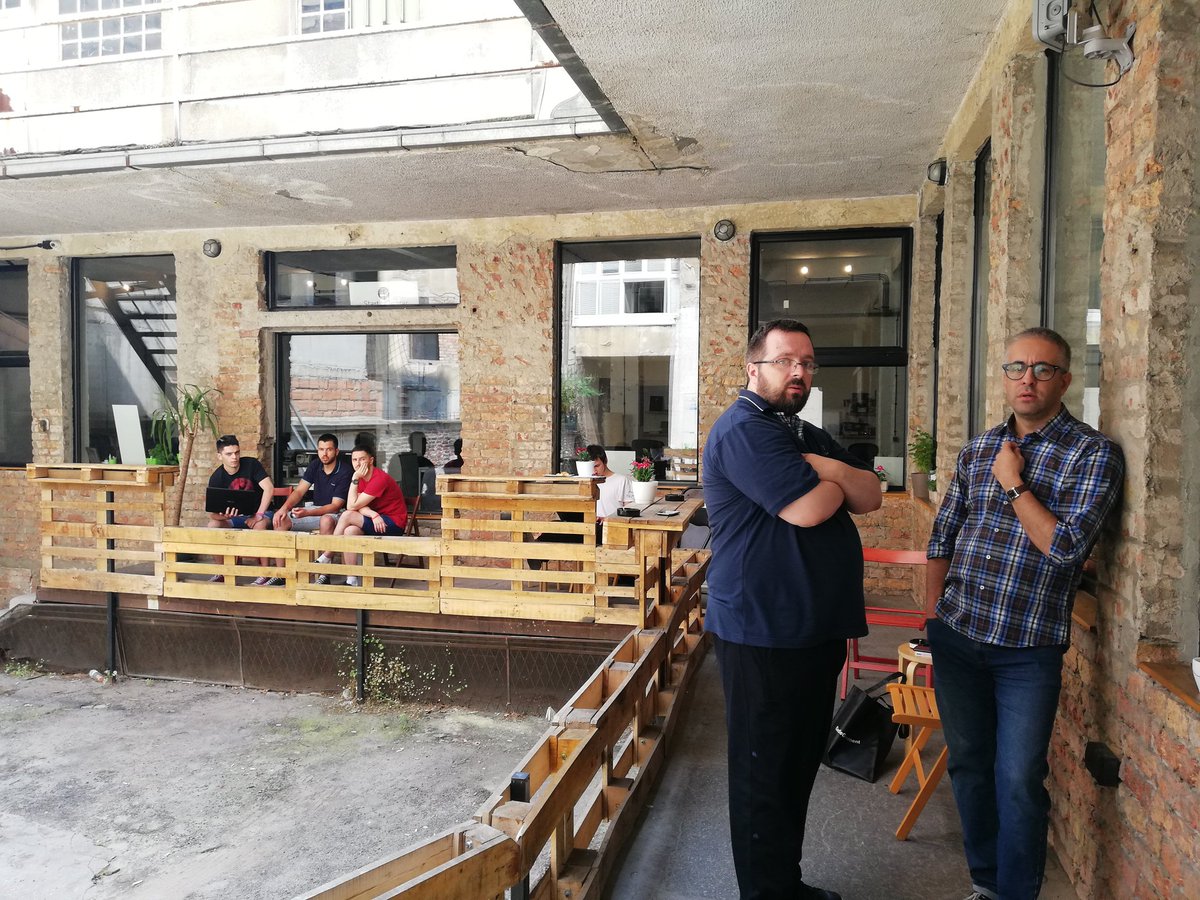 kancelarijaITE's tweet photo. U @startitrs veoma aktivno jutro. Pravi se predlog novog rešenja za unapređenje Nacionalnog Portala eUprava. #CodeGovernment #Hakaton https://t.co/pr9LesUeW4