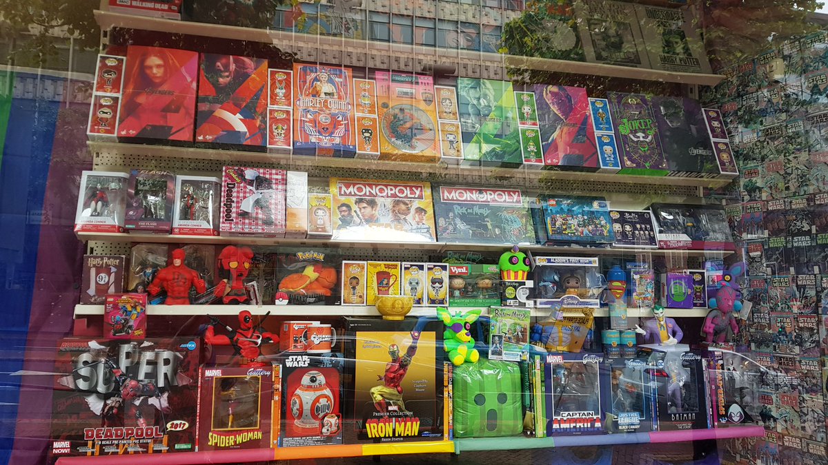 WorldsApart_Bir's tweet photo. 🖤❤🧡💛💚💙💜❤🧡💛💚💙💜🖤
Happy #BirminghamPride! 
Our staff put together a pretty cool window display to show our support!
🖤❤🧡💛💚💙💜❤🧡💛💚💙💜🖤 https://t.co/1CFcaeFqFI