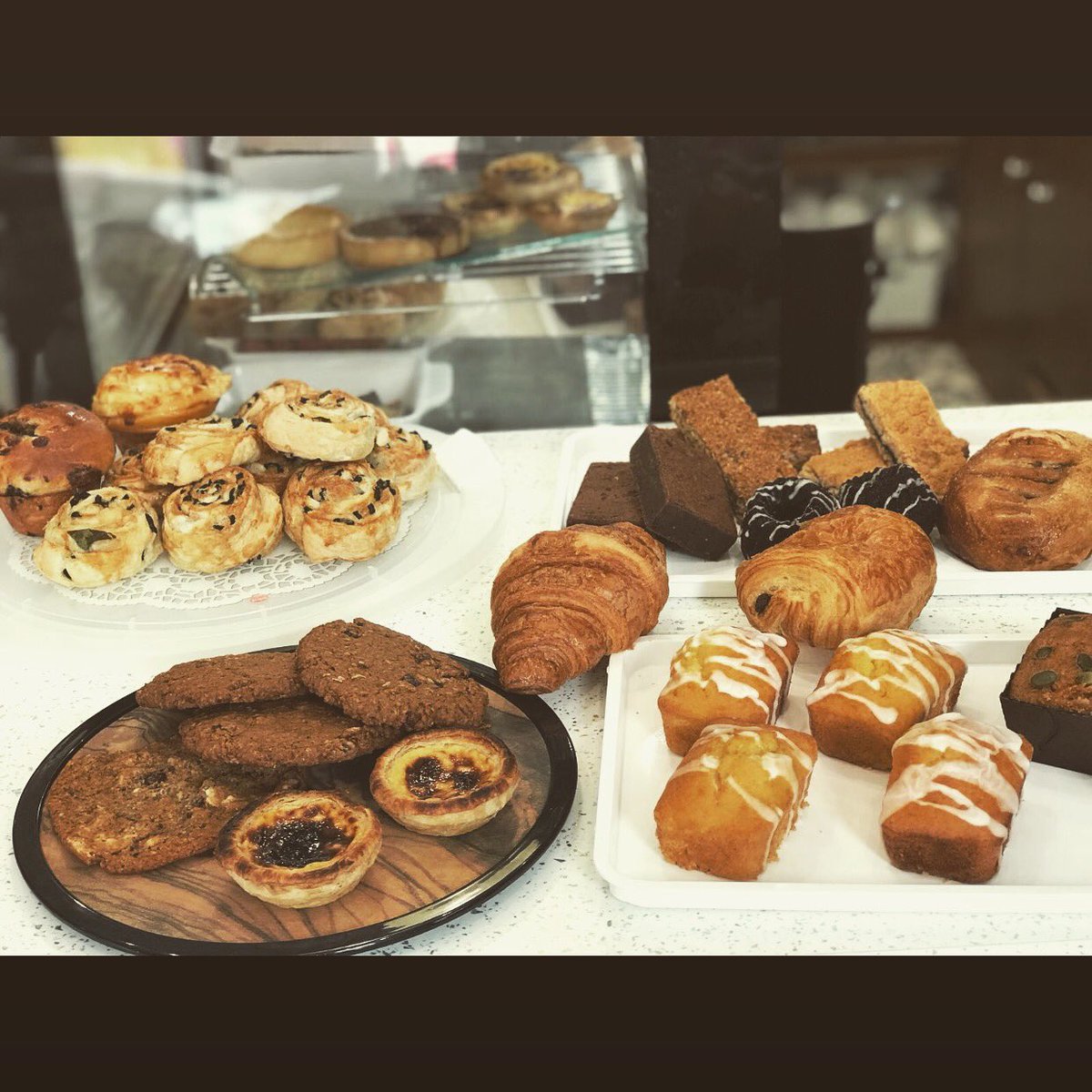 CoffeeClubN8's tweet photo. Come and join us for a delicious weekend treat 😋
#freshlybakedcookies #freshlybaked #summer #breakfastclub #monmouthcoffee #monmouthcoffeecompany #specialitycoffee #muswellhill #crouchend #hornsey #woodgreen #n8 https://t.co/48XYJs8wVf
