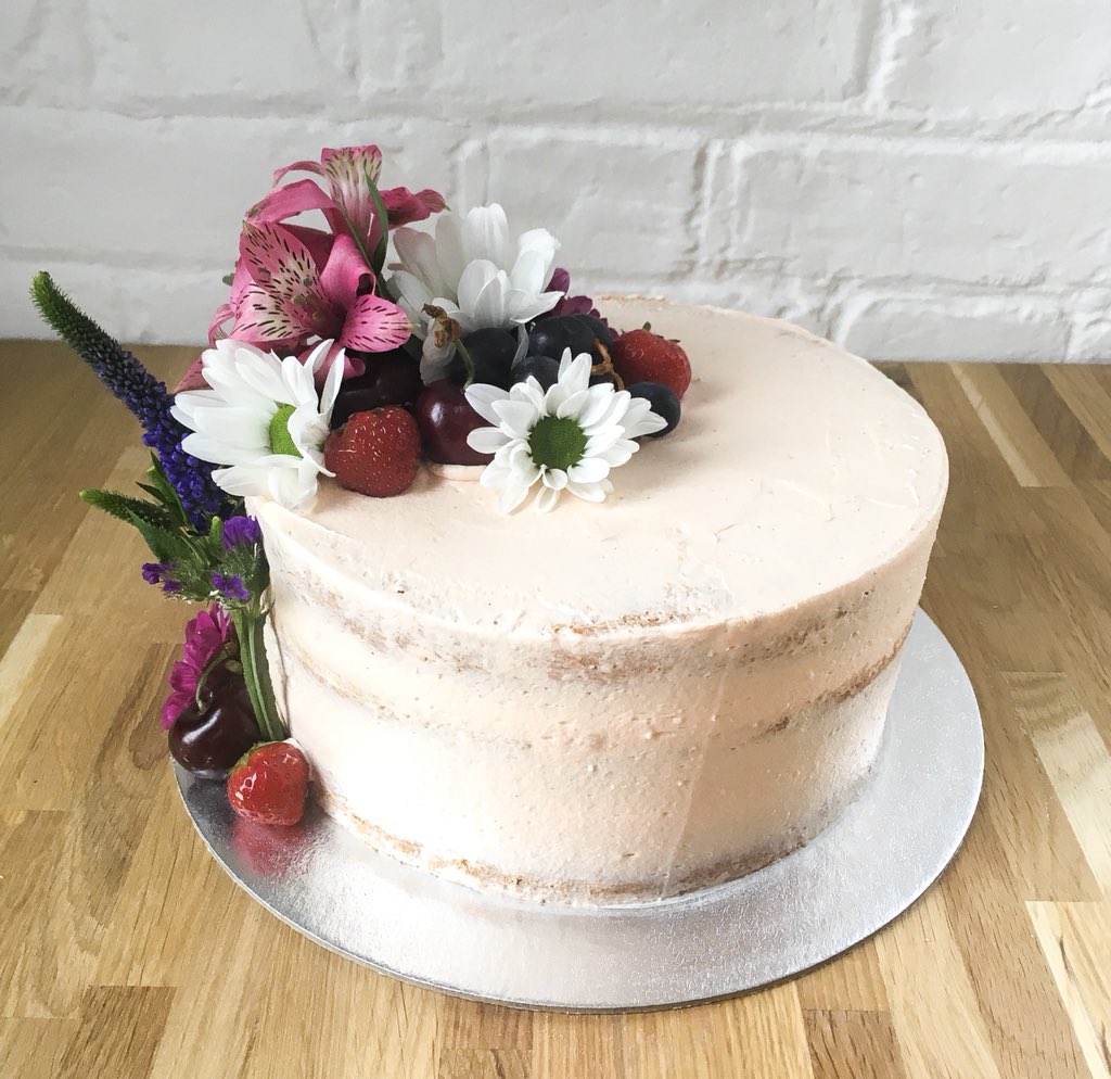 tspcake's tweet image. We’re loving the spring garden theme of this cake, and the pale blush buttercream.

 #nakedcake #tspcake
