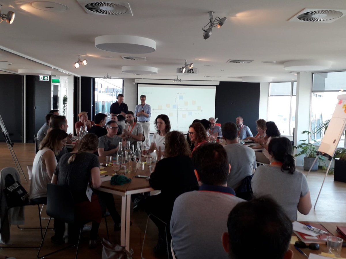 FPescolapiaMat's tweet photo. Avui toca #Workshop busquem solucions a problemes del territori. #treballenequip #emprenedoria #AmsterdamEcosystemSeminar @escolapiamataro @emprencat @XEmprenedoria https://t.co/Bs4YKNShcd