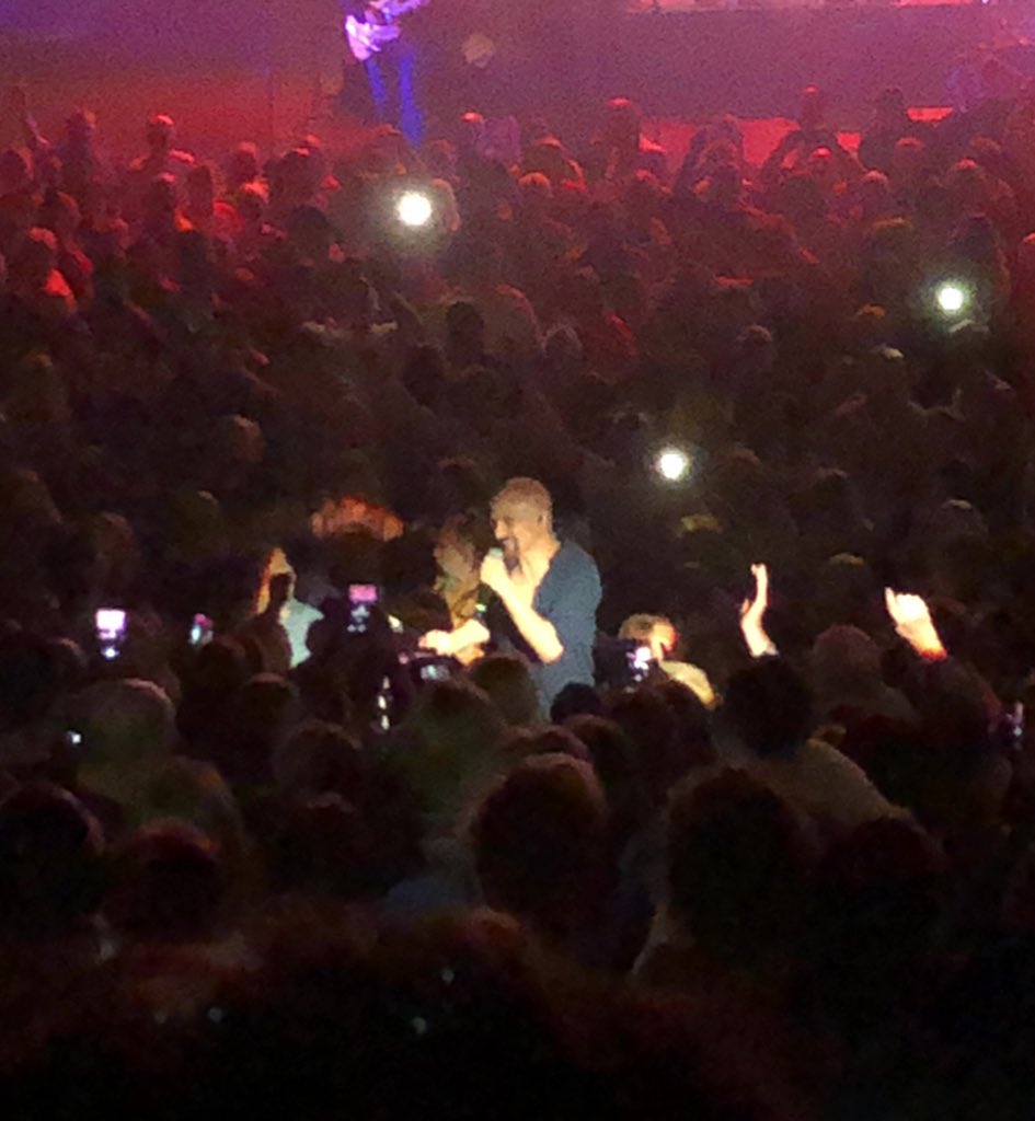 traveller_123's tweet photo. Some @RealTimBooth crowd interaction last night @wearejames @TheBathsHall
#BetterThanThatTour ๐ธ
#KeepThemComing #TheBathsHall #TopNames #NorthLincs https://t.co/BjDjo1hI22