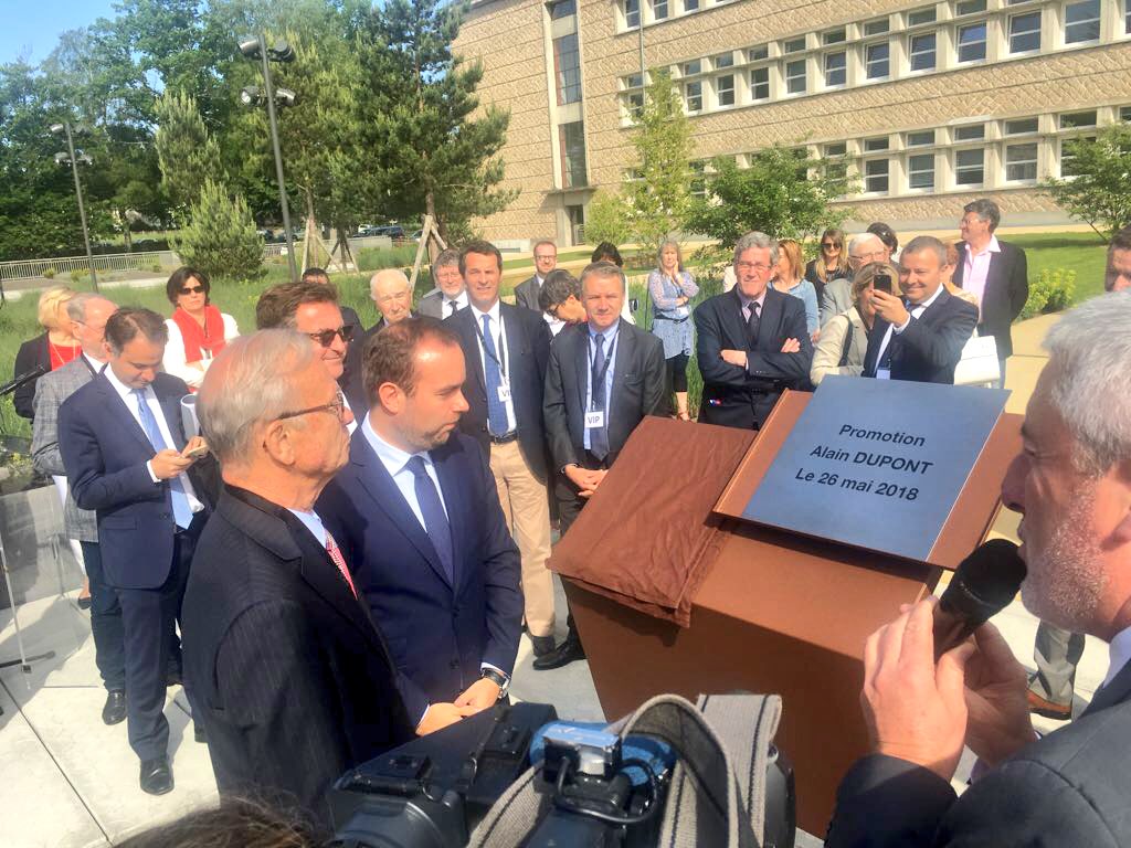 SebLecornu's tweet photo. Ravi de baptiser ce matin la promotion de l’EATP à Egletons comme @EmmanuelMacron en 2016. Une école qui porte les valeurs de mérite, de transmission, de respect, et d’humanité. 
Merci à la @cavagneb pour son invitation et à la @FNTP_info pour son engagement dans #AssisesEau. https://t.co/Ycznb96VHc