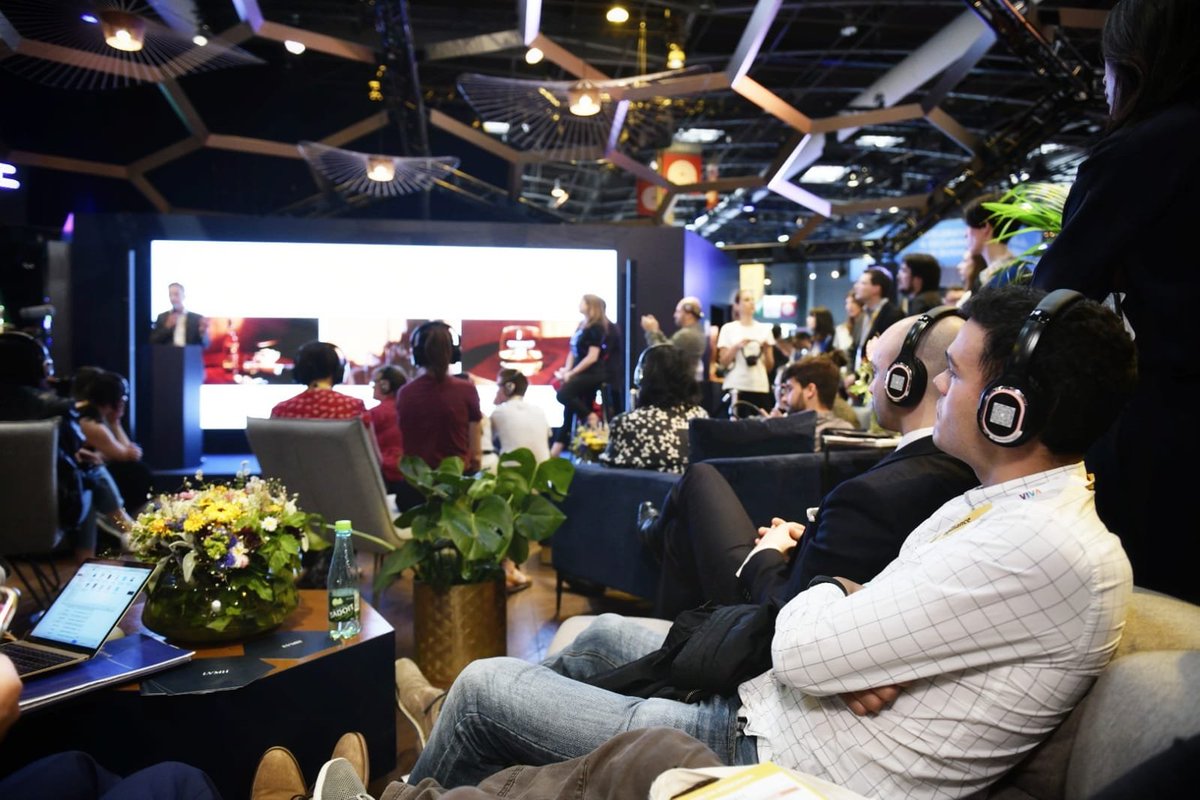 LVMH's tweet photo. [#LVMH at @VivaTech] The pioneering #LVMH Distillery @TheGlenmorangie suggests you a brand-new experience... We are pleased to invite you to "feel" the taste of Glenmorangie whisky: 11:30am, at the LVMH Luxury Lab. 🙌
#VivaTech #LVMHTech https://t.co/EYzG0SjCJY