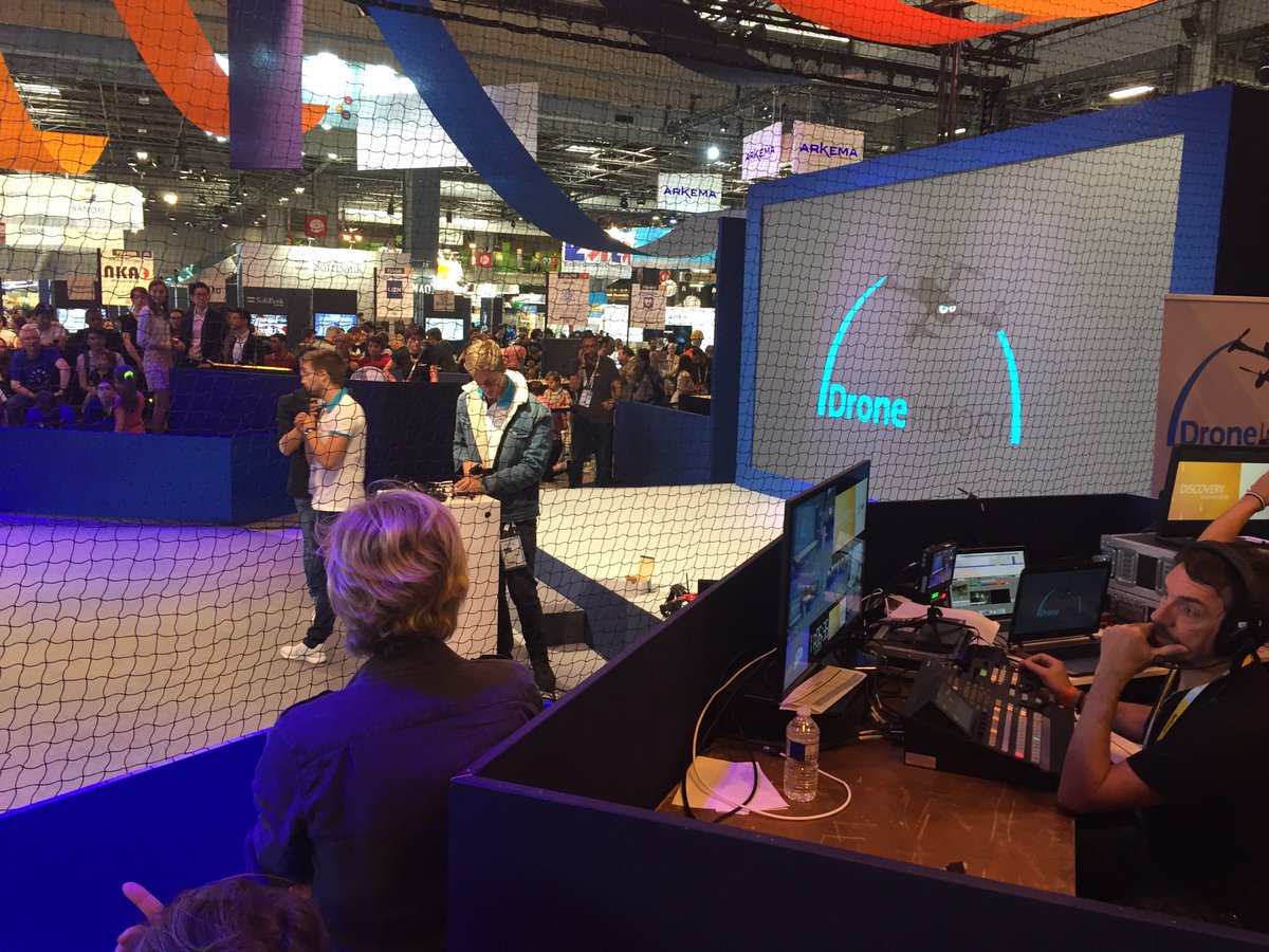 <a href="/Drone_Indoor/">Drone Indoor</a> en pleine demi devant une foule nombreuse <a href="/VivaTech/">VivaTech</a> <a href="/ESSCA_IMD/">Marketing Digital</a> <a href="/ESSCA_Ecole/">ESSCA</a>