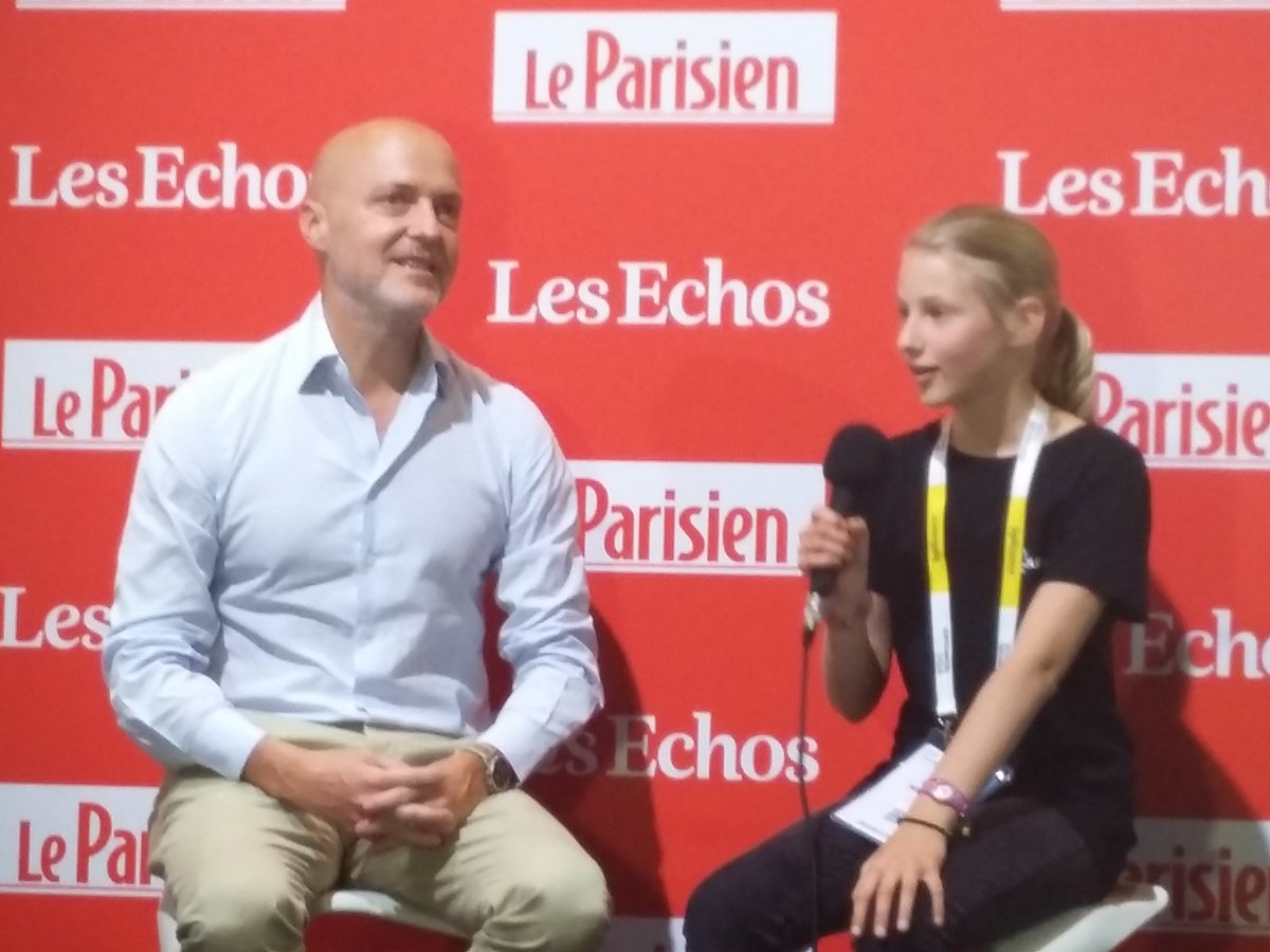 RBedel1's tweet photo. Interviewé par des enfants, @LouettePierre répond aux questions des plus jeunes sur #VivaTech : "Pourquoi avoir créé @VivaTech ? Pourquoi la technologie est-elle le futur ?" #ilssontlefutur #livethefuture https://t.co/xzuFbzPysM