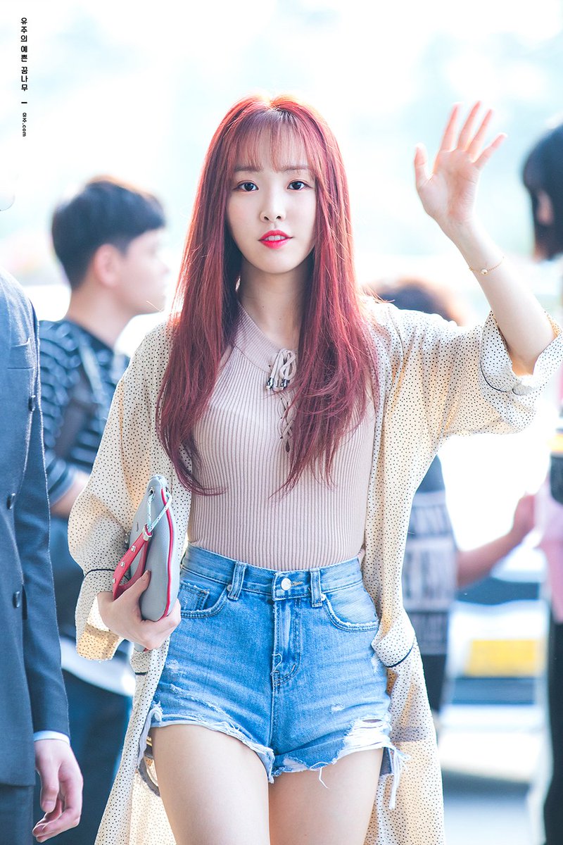 180522 김포공항 출국 유주
#여자친구 #유주 #gfriend <a href="/GFRDofficial/">여자친구 GFRIEND</a> 

٩( *˙0˙*)۶
goo.gl/n69cDo