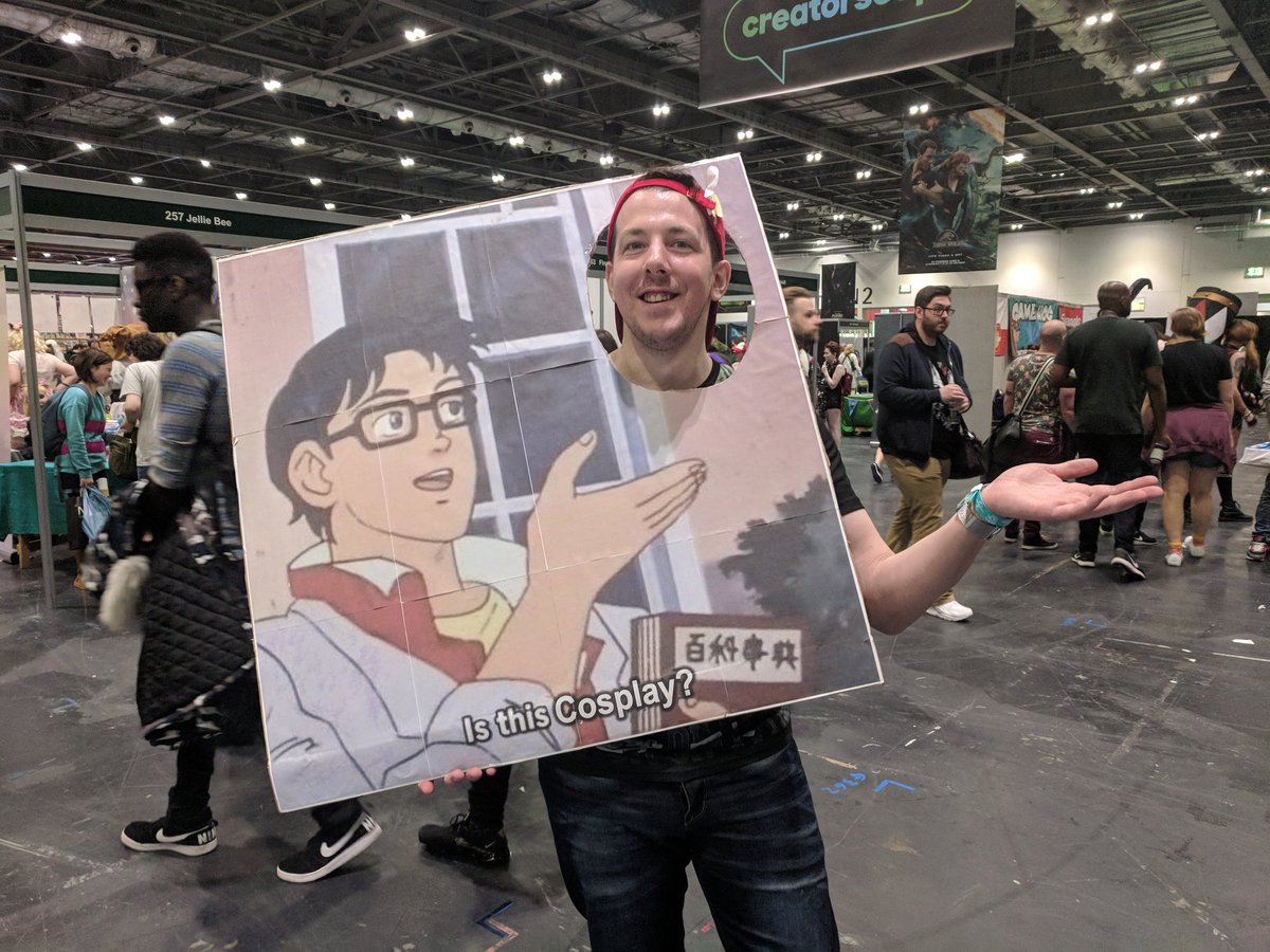 afterdarks's tweet photo. A living legend @ #MCMLondon https://t.co/lgrG2D5Vgw