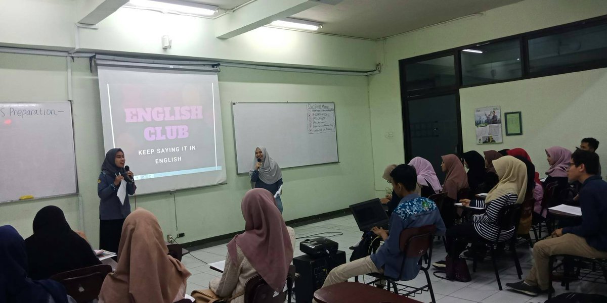 ECPerbanas's tweet photo. [🎈LIVE REPORT 20TH ROUTINE🎈]
.
❤ THIS IS HOW WE ENJOY OUR SATURDAY ❤
.
✨So here we are discussing about final exam. Good luck to all of you, may you get a perfect score💯✨ 
.
📢 English Club! Keep Saying It In English https://t.co/fEOIxqGj74