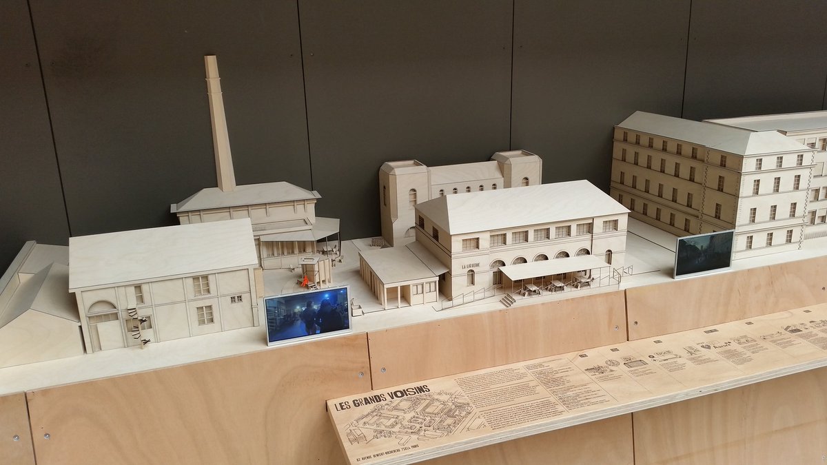 pbloche's tweet photo. #BiennaleArchitettura2018 Au Pavillon français @Paris à l'honneur. Sur les 10 "Lieux infinis" retenus par le collectif d'architectes Encore heureux, @104paris et Les Grands Voisins. L'architecture est d'intérêt public. Stop #loiElan. https://t.co/cYc0SKbzjU