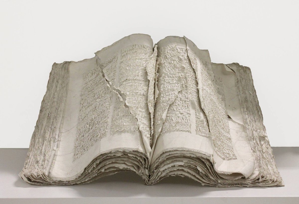 Vito Capone, Grande libro 1995
#maggiodeilibri #libridartista #museiitaliani #pievedicento #bologna <a href="/museitaliani/">museitaliani</a> @CardMuseiBo