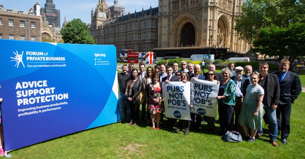 The_FPB's tweet photo. Tied pubs held a demonstration opposite Parliament last week to launch a campaign to review the #PubCode after it has failed to create a level playing field for pub tenants #ProtectYourPub https://t.co/X28X3wNxD5 @JournoLinkMedia @Pubdefender1 @PubsAdvisory https://t.co/YE9JzcYlDo