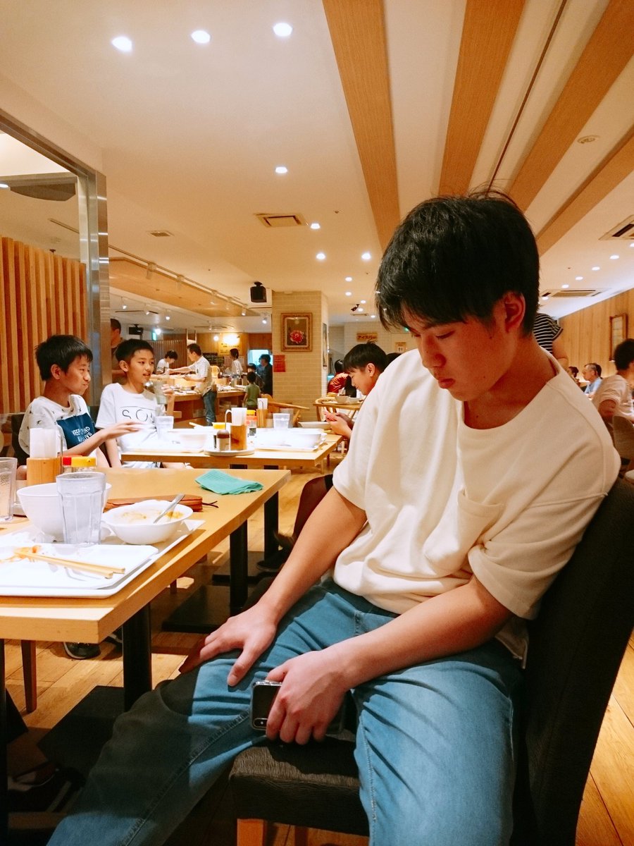 taka_roki's tweet photo. @magicalleftfoot @kenta996236 もう1人のクソニートオタクデブメガネ https://t.co/fQPDMNCMLz