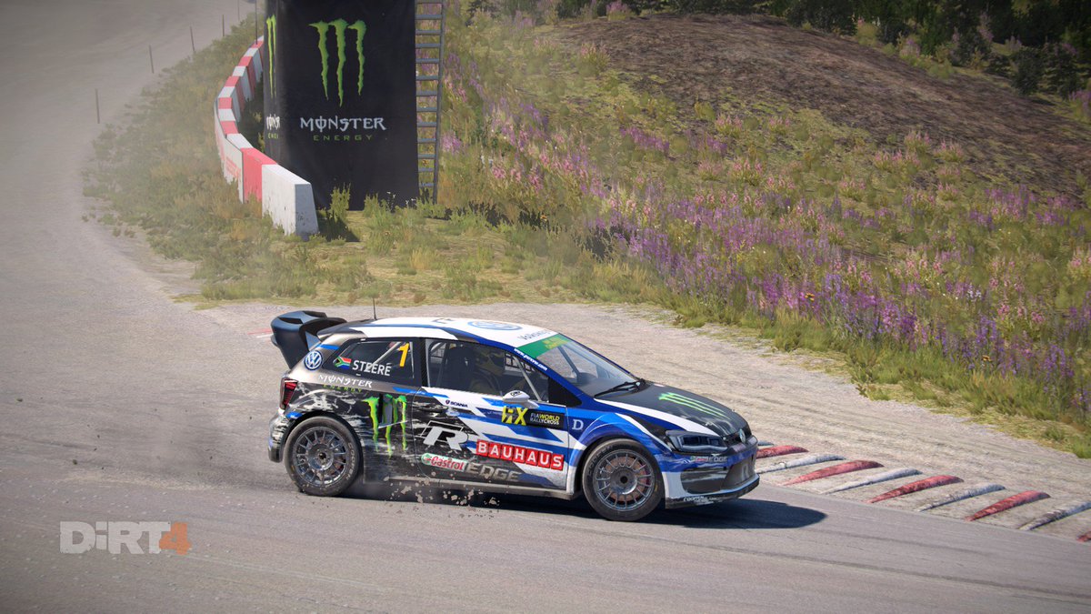 Warm up over here at Silverstone and now all that's left is the racing! 👌🏼
But first it was great to meet the #VolkswagenRDWC finalists ahead of their big @dirtgame battle at 2pm today - best of luck to all of you!