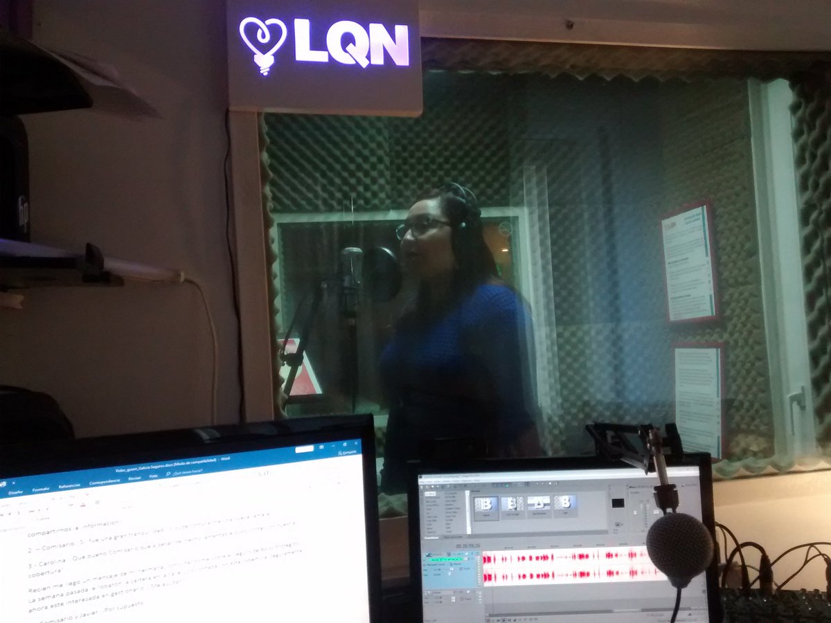 Loquenecesitaba's tweet image. ▶#Grabamos un nuevo curso de 💻 #elearning con los genios de @matiasberlin @VeriMendez @walterpresa. 

Amamos lo que hacemos! 💯✔