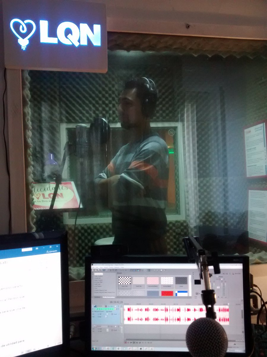 Loquenecesitaba's tweet image. ▶#Grabamos un nuevo curso de 💻 #elearning con los genios de @matiasberlin @VeriMendez @walterpresa. 

Amamos lo que hacemos! 💯✔