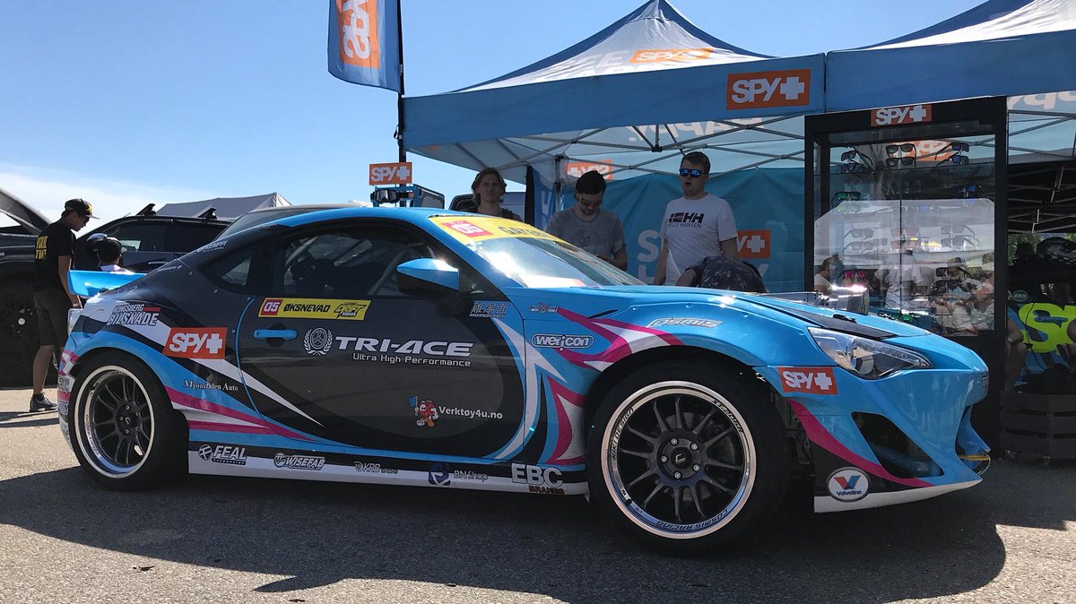usdrift's tweet image. @fredrikoksnevad’s Toyota GT86 out here at @gatebil_official on @cosmisracingusa wrapped in @tri_acetireusa | #gatebil #cosmisracing #triace #toyota #gt86 #xt206r #vålerbanen #norway
