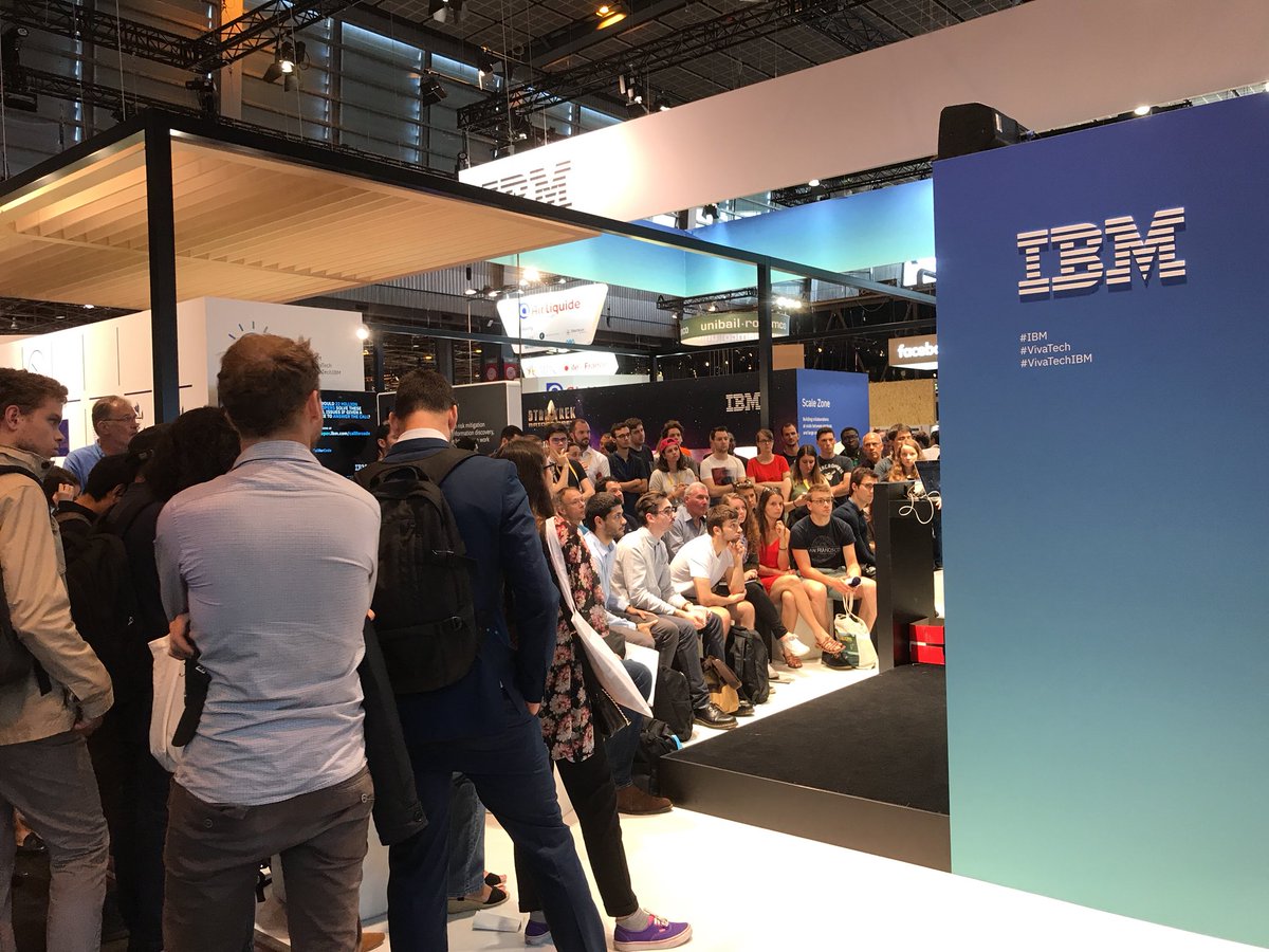 JulieAzorit's tweet photo. Vous êtes nombreux à la présentation de l’#IntelligenceArtificielle dans le cadre de l’hôpital au stand d’#IBM ! Les présentations continuent toute l’après-midi alors venez nombreux ! #VivaTech #VivaTechIBM #IA https://t.co/ypFWF0iy9l