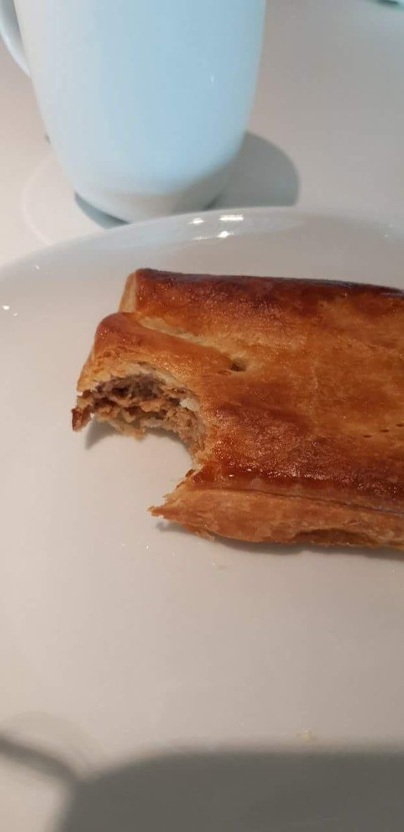 Break! @IkeaNL launched our vegetarian sausage rolls. Indistinguishable from the Real Deal 

Via @sbarlingen #TheNetherlands @IKEA_Centennial #saucijzenbroodje