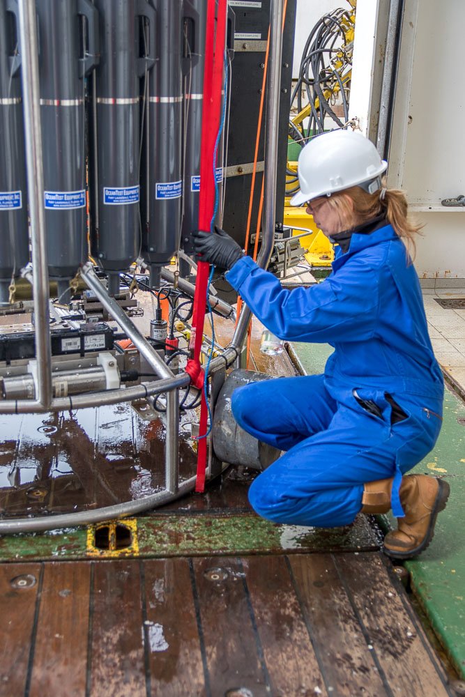 PAP_observatory's tweet photo. The pelagic team are taking water samples from the #CTD for dissolved inorganic carbon analysis back at NOC #JC165 #PAPoftheday @NOCnews #oceanchemistry https://t.co/DBQ7e8AnHW