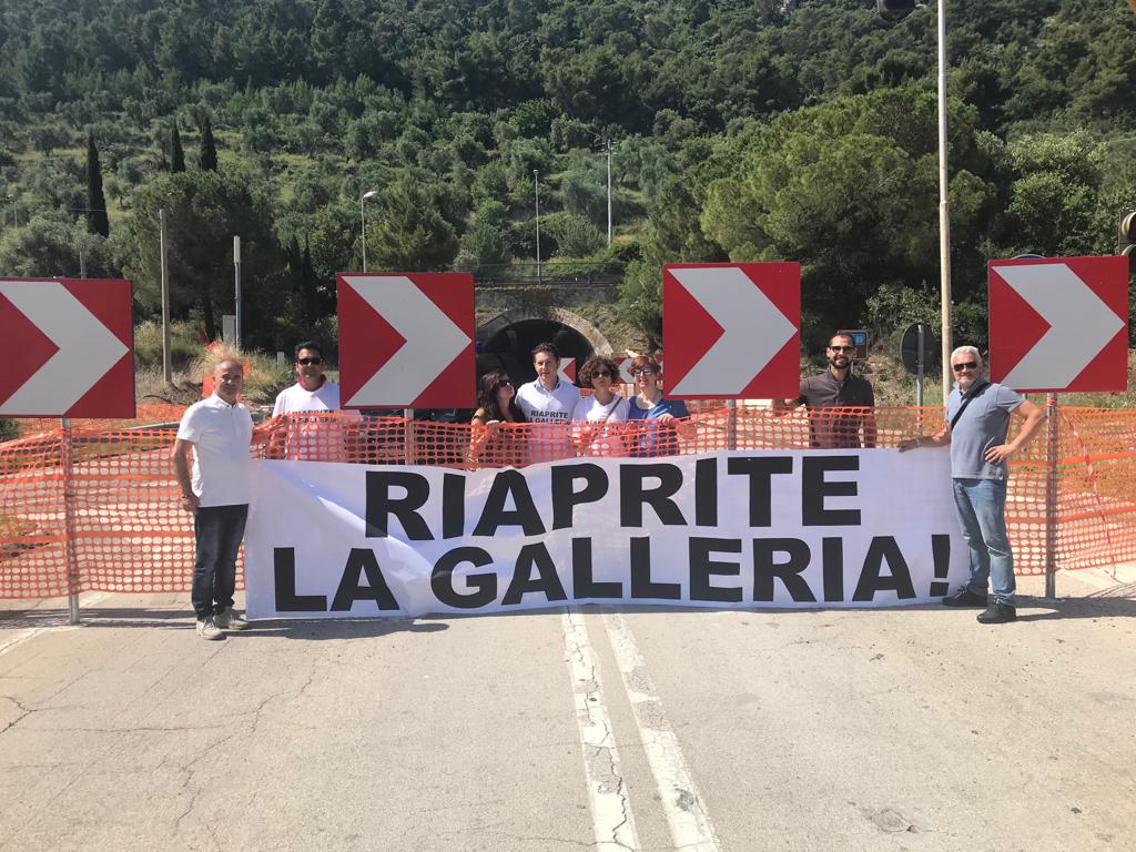 GNobiletti's tweet photo. Anche il Gargano ha diritto alla propria mobilità e a delle strade degne di questo nome: riaprite la galleria di Monte Saraceno  @StradeAnas @garganolab2_0  @LaGazzettaWeb @IlMattinoFoggia @corrmezzogiorno @OndaradioGargan @GarganoTv @ComuneDiVieste https://t.co/TAhYn1OkXA