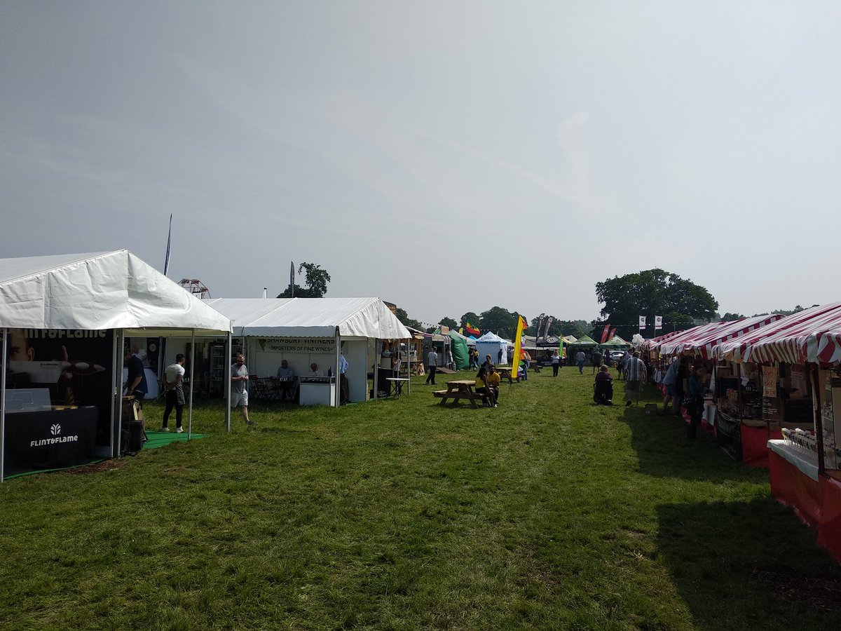 TrufflesLondon's tweet photo. We are ready there @foodiesfestival #Syon An amazing day for #truffles! Come by and say hi! We are waiting for our #trufflelovers #truffle #italianindulgence #tartufo https://t.co/jJyHIggwKs