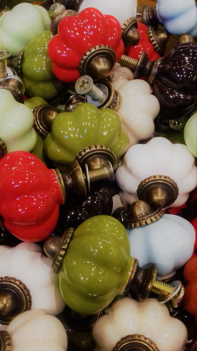 peacock_ruby's tweet photo. The world is full of knobs but we have the cool kinda knobs! #Bauhaus #CornmarketCentre #CorkCity https://t.co/Nnv7m31Nj7