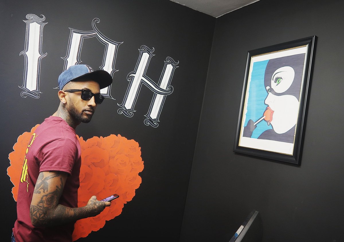 InkOfHearts's tweet photo. #HappyBirthday to our Director and resident tattoo artist #SimonSaysInk ♧

A rising star in the tattoo community and all round wicked fella, here's to many more years of excellence!

Keep it IOH 🔴⚫⚪

#IOH #InkOfHearts #InkOfHeartsTattoos #SimonSaysInk #HappyBirthday #IOHXFIX https://t.co/KPUVyHdbCs
