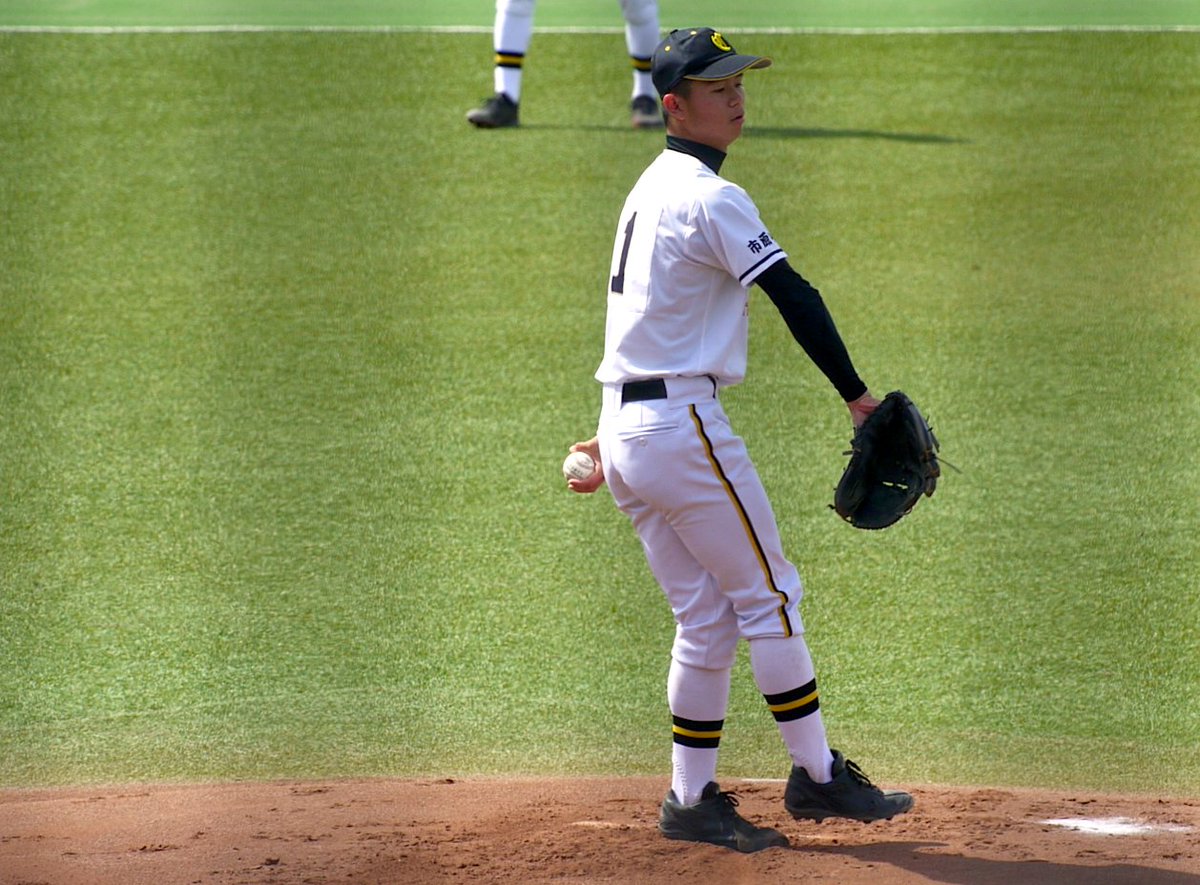 房総の高校野球 写真館 On Twitter 市原中央 今年のエース 昨年の木村投手に続いて 今年のエースもサウスポーの山崎投手 左足にタメをつくる独自のフォームからキレのあるボールを投げる 今日はコントロールに苦しむも ４回５回は本来のピッチングができました