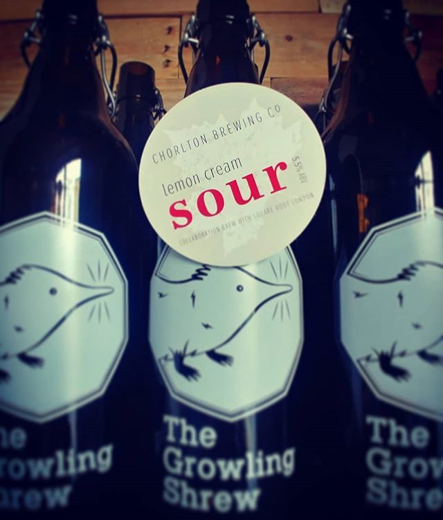 GrowlingShrew's tweet photo. Ready for your #weekendfill we've got another new keg on today. Perfect for the sunshine #refreshing thanks to a @chorltonbrew &amp; @squarerootldn #collaboration. 
LEMON CREAM SOUR - 5.5% (Sicilian Lemons &amp; Mexican Cream Soda) 
#growlerstation #craftnotcrap… https://t.co/xHyS7uQXDf https://t.co/VWylCX8XRF