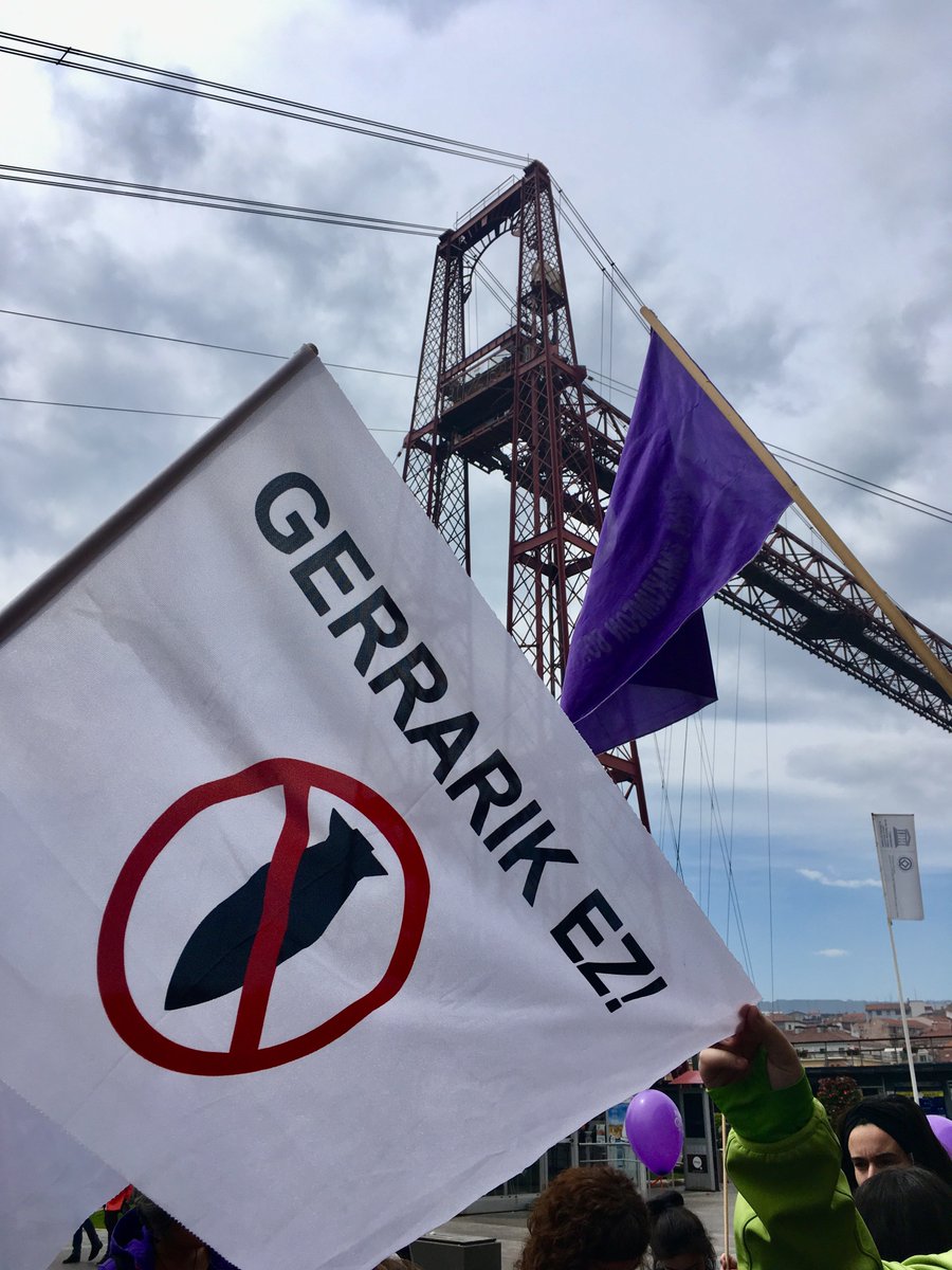 bakeportua's tweet photo. Euskal Herrian dauden hainbat armagintza-enpresaren bidez gerrari egiten zaion ekarpena salatzen dugu
Denunciamos la aportación que se hace a través de tantas empresas vascas al entramado de la guerra y la militarización. 
#FeministokGerrariPlanto https://t.co/D630h4Hl43