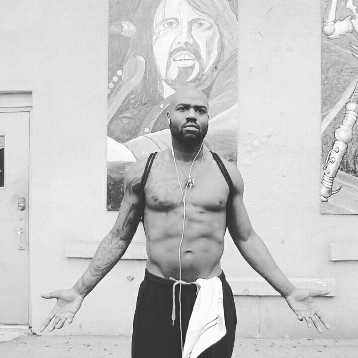 🙌 YASSS It's time for a great show Lemon$:early morning music 
liveme.com/share/index_li…