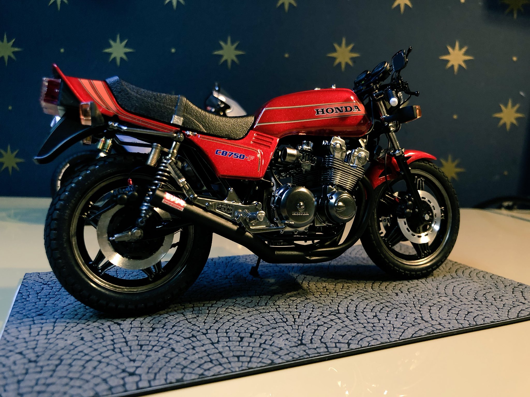 バリ伝アオシマ バリバリ伝説 巨摩 郡 CB750F 1/12プラモデル - プラモデル バリ伝アオシマ バリバリ伝説 巨摩 郡 CB750F 1/12プラモデル - プラモデル