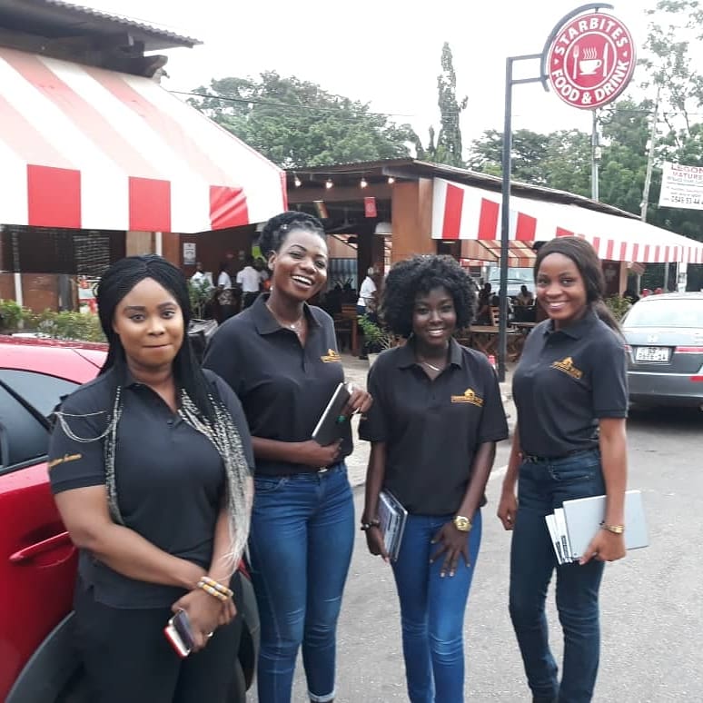 emelia_ehornam's tweet image. WORK AND HAPPINESS.......💃💃💃💃💃
Inside #DevtracoPlus, Roman Ridge -Accra airport residential area..... GOD WITH US🙏