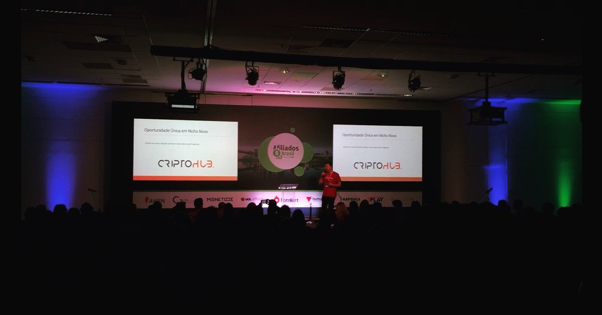 criptohubbrasil's tweet image. O CEO Ramon Vailatti, palestrou para mais de 3000 pessoas, no maior evento de marketing de afiliados da América Latina.

#criptohub  #cryptocurrency