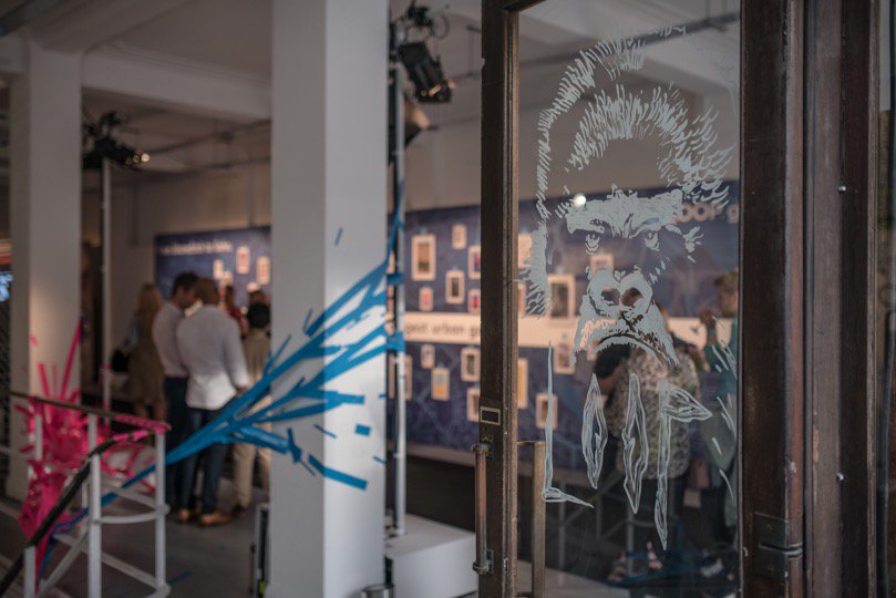 loopitgl's tweet photo. You always remember your first... We definitely won't forget our first London Loop! https://t.co/km3Qbdfa0G
#londonloop2018 #worldslargest #ubrangallery #grandevent #firstofmany #moretocome #letsgetloopy #artistsupport #londonart #loop https://t.co/u5dezDs2Yn