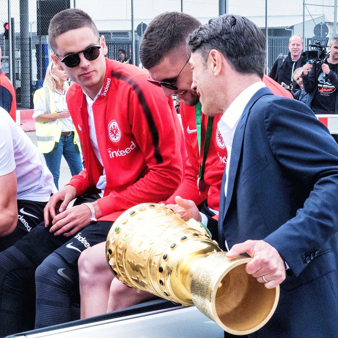 小夜 Auf Twitter コバチ監督との写真がびっしりと やっぱりコバチ監督かっこいい スーツ姿が最高