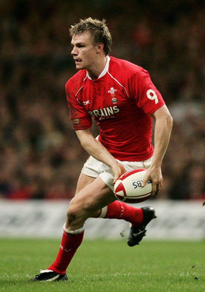 World Legends Belfast project August 3rd /4th  Joining the Legends team for our Belfast project August 2018, raising money for 4 charities we support Is  Dwayne Peel he is one of the most capped scrum Half for Wales  with 76 caps  plus 3 caps for the  Lions come and join us