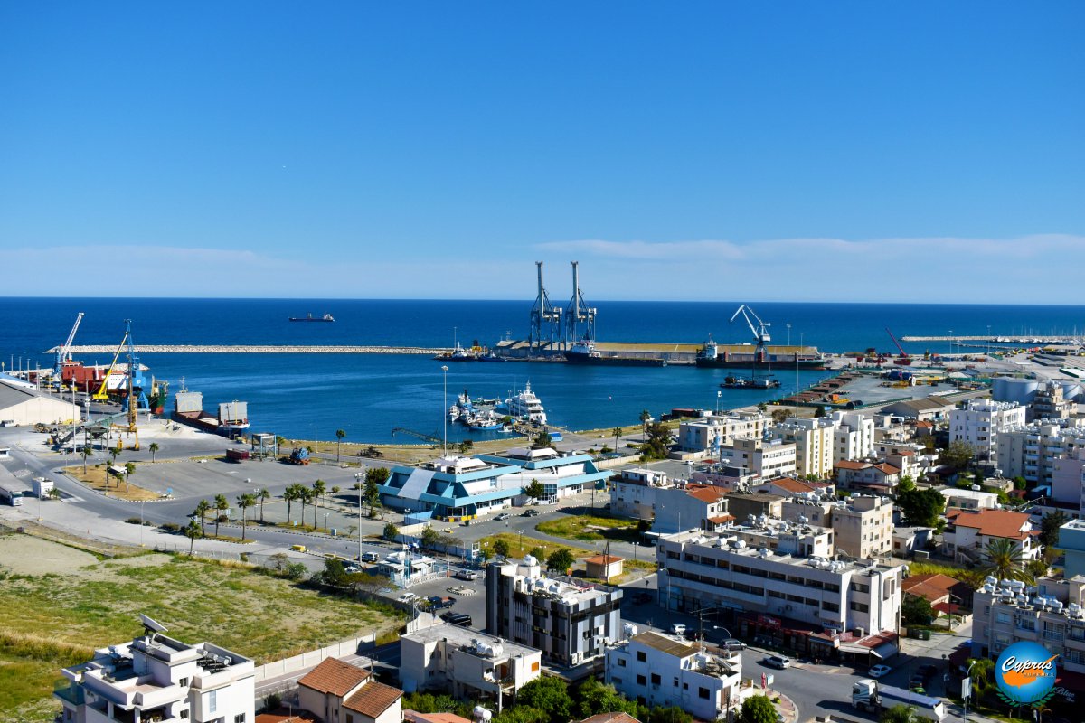 CyprusMomentz's tweet photo. Larnaca port ๐ณโด๐ฅ View from Blue Radisson Hotel ๐๐๐
#larnaka #portview #port #hotel #blueradisson #blueradissonhotel #underconstruction #top #forevertop #bigbangtop #viewfromthetop #ghost #tttop #fromtop #art #topstagram #ships #bigbang #vip #bigbangisvip #yg #yachts https://t.co/KhZWlIQ60G
