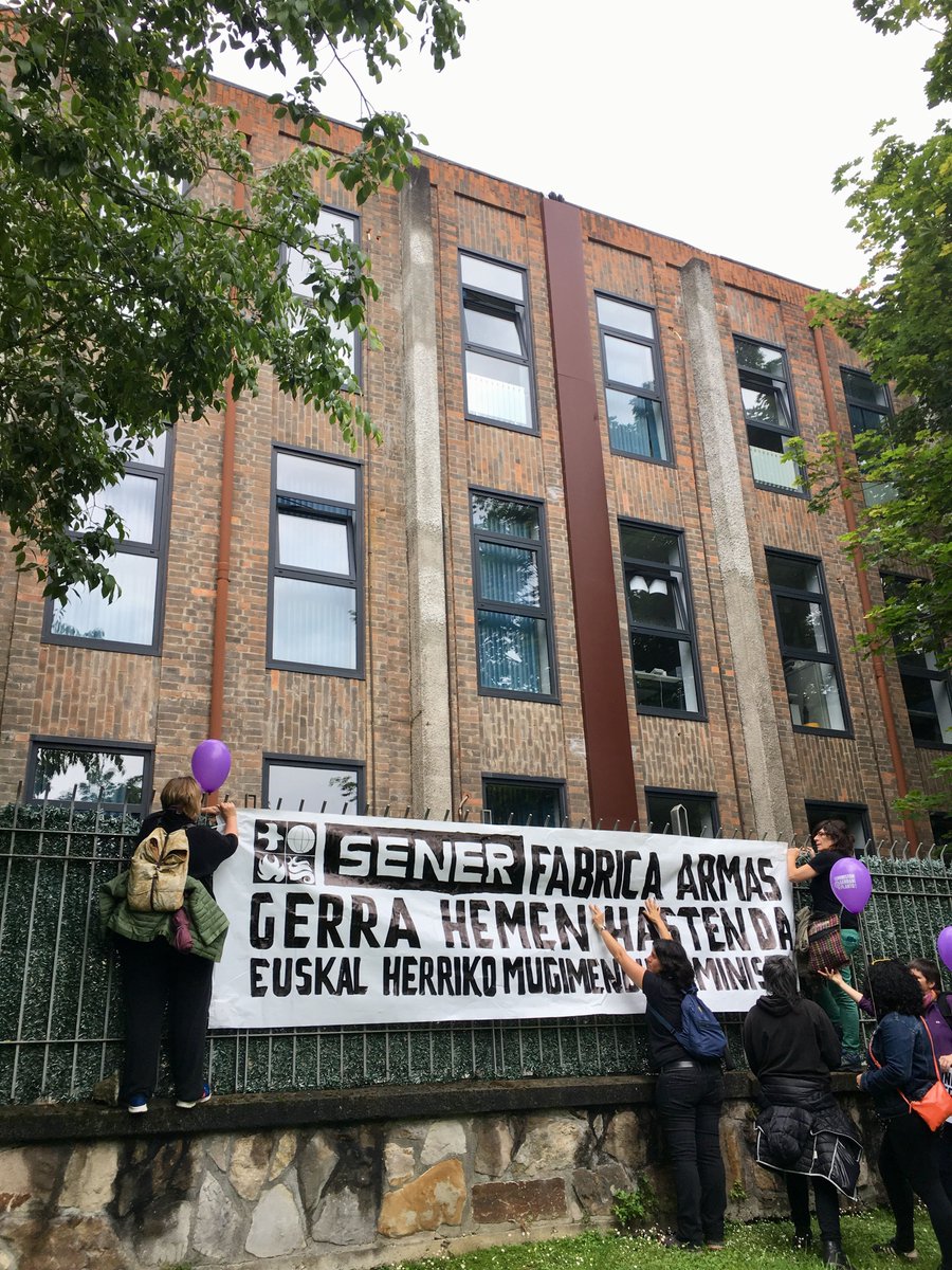 bakeportua's tweet photo. #Sener Ingeniaritza Getxoko enpresa aditua da elektronika militarrean, bigilantzian, tiroketetarako sistemak eta misilen kontrolerako sistemak diseinatzen. Gerra hemen hasten da! leloak laburbiltzen du gaurko mezua
La guerra empieza aquí parémosla AQUÍ! #FeministokGerrariPlanto https://t.co/75WpMwPxem