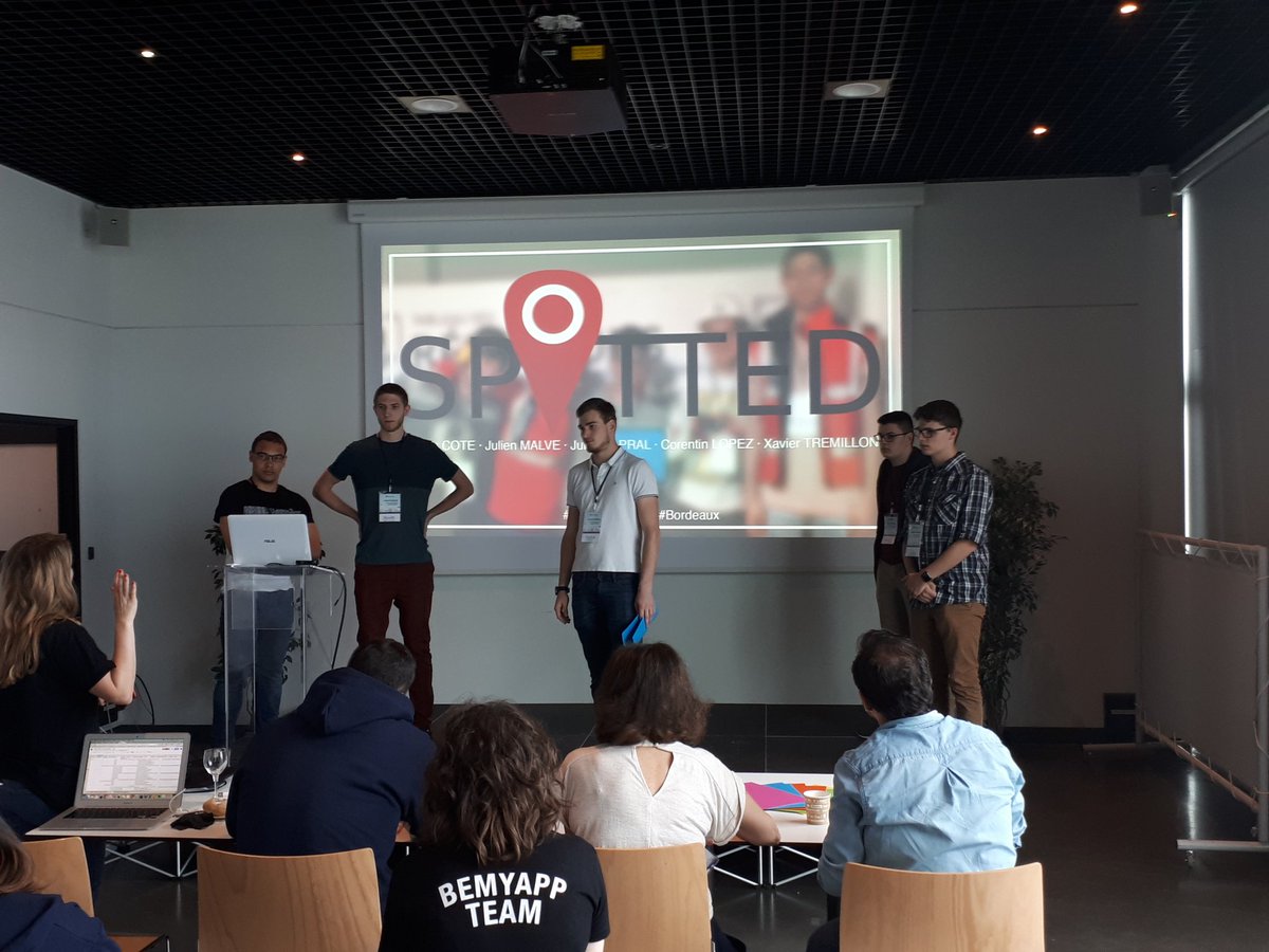 BertaudDenis's tweet photo. Pitch training devant les Mentors ...
#hacktheroad #bordeaux #hashtagbattle https://t.co/PoArlJo7fA