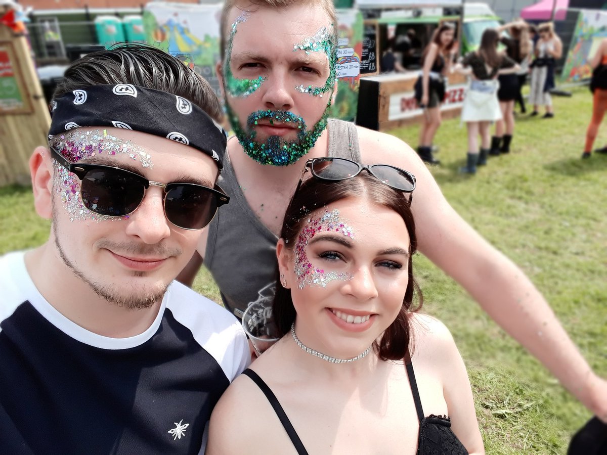 Jordan_Latham_'s tweet photo. Neighbourhood Weekender 🎪 https://t.co/GOlHw4c4MX