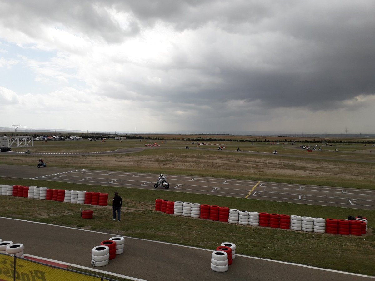 Un evento muy especial @vesparesistance en el <a href="/cizuera/">Circuito Internacional de Zuera</a> ver rodar #vespas y #lambrettas un verdadero placer!!!!!!  <a href="/juanroyoabenia/">Juan Royo Abenia Goyanes Tul</a> <a href="/equipodelamor3/">3️⃣LoveTeam 3️⃣</a> <a href="/vespapics/">Vespa&Lambretta pics</a> <a href="/vespabilbao/">vespabilbao</a> <a href="/tito_vespa/">Tito Vespa</a> <a href="/lagillopez/">Luis Gil</a> <a href="/Malditos_Vespa/">Maldito Domingo Scooter Club</a>