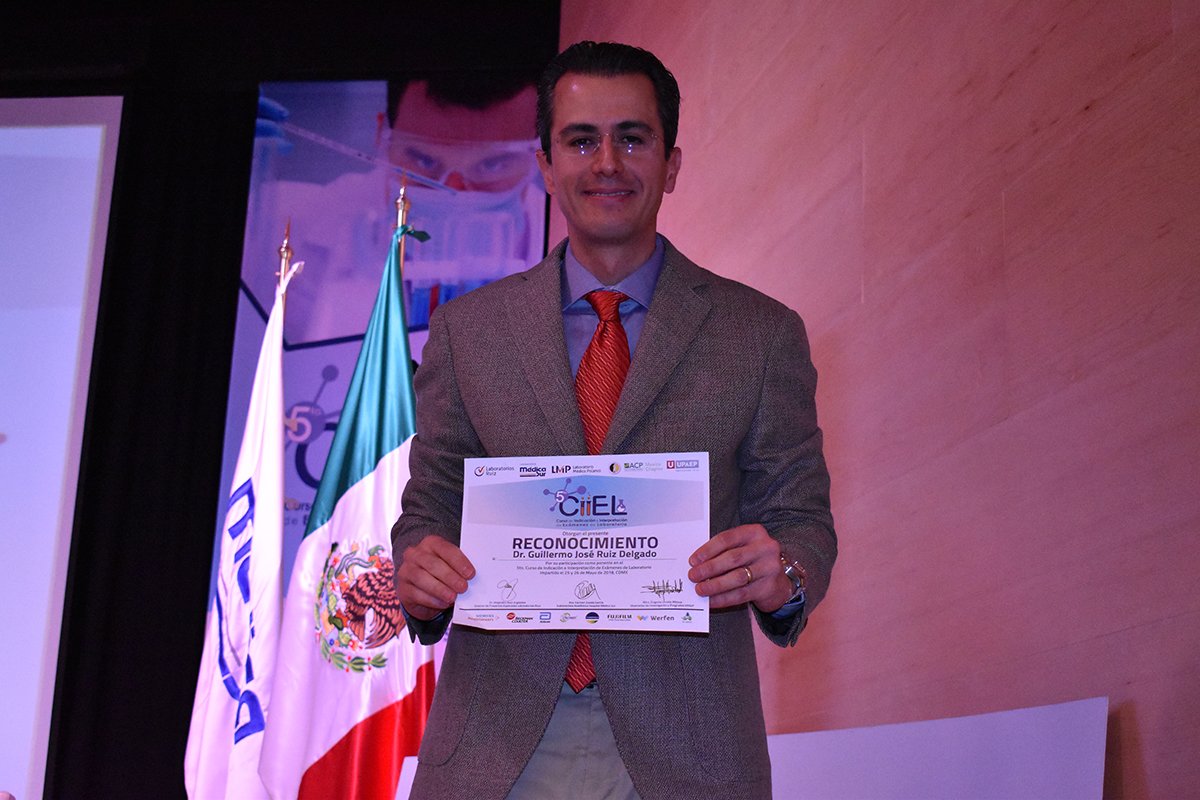 LaboratorioRuiz's tweet photo. Extraordinarios participantes que nos han acompañado en el 2º día del 5º Curso de Indicación e Interpretación de Exámenes de Laboratorio #CIIEL: #AntonioLazcano #CarlosAlonsoMuñoz #GuillermoJoséRuizDelgado #LaboratoriosRuiz #LaboratoriosMédicaSur @LabPolanco https://t.co/2TKyBRkPLS
