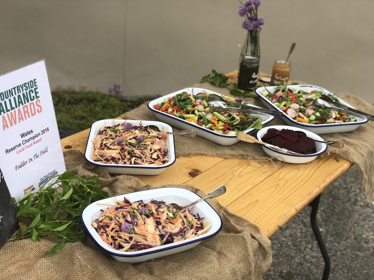 fodinthefield's tweet photo. Golden wedding in Llandyrnog today. We served up some fantastic local lamb Llanfair DC. Lovely to swing by @chilly_cow on the way home for a well deserved ice cream. #fodderinthefield #realgrub https://t.co/hYEe9awFMk