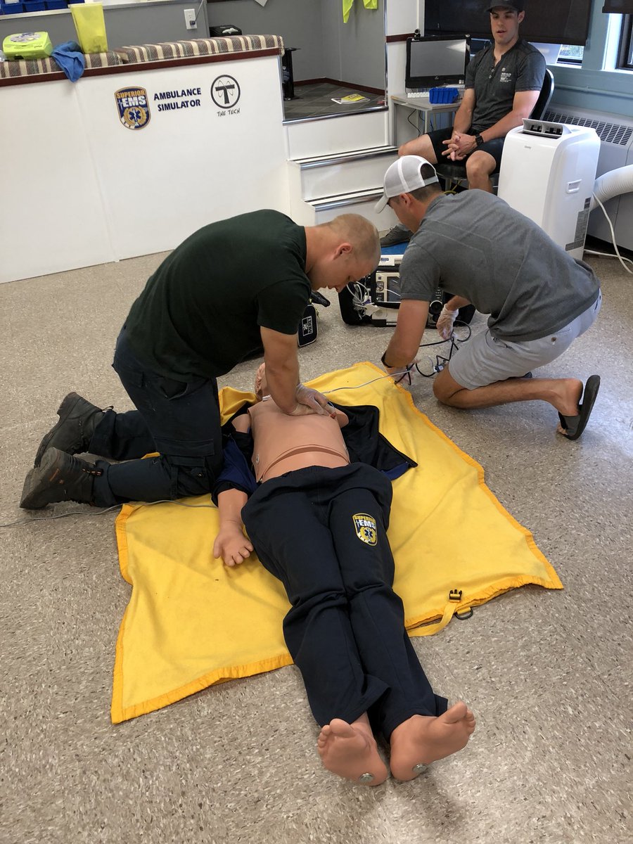 SuperiorEMS's tweet photo. Another great night of training with our new recruits and #saultsar https://t.co/M89Roq5ZSW