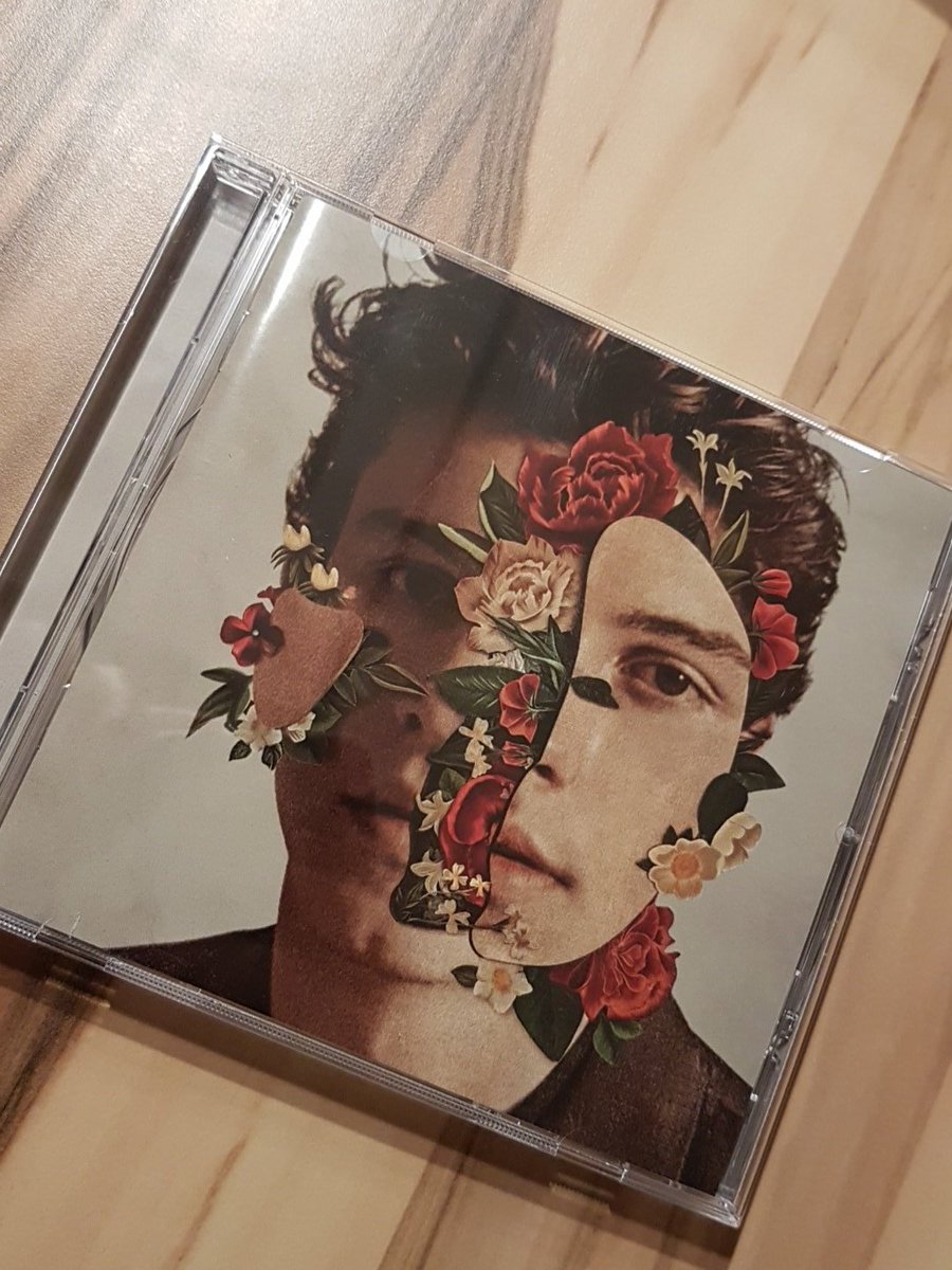 Youngbloodyhell's tweet photo. My mum says it's the best cd she's ever listened to🖤👏🏻
#ShawnAlbumBuyouts https://t.co/4M8j1zdaHj