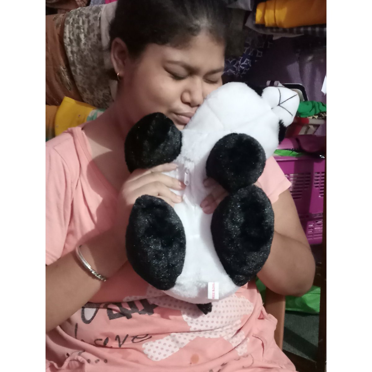 Tania59789783's tweet photo. It was love at first sight #loveria #adorabel 🐼😘 https://t.co/JWAwX4a3oK