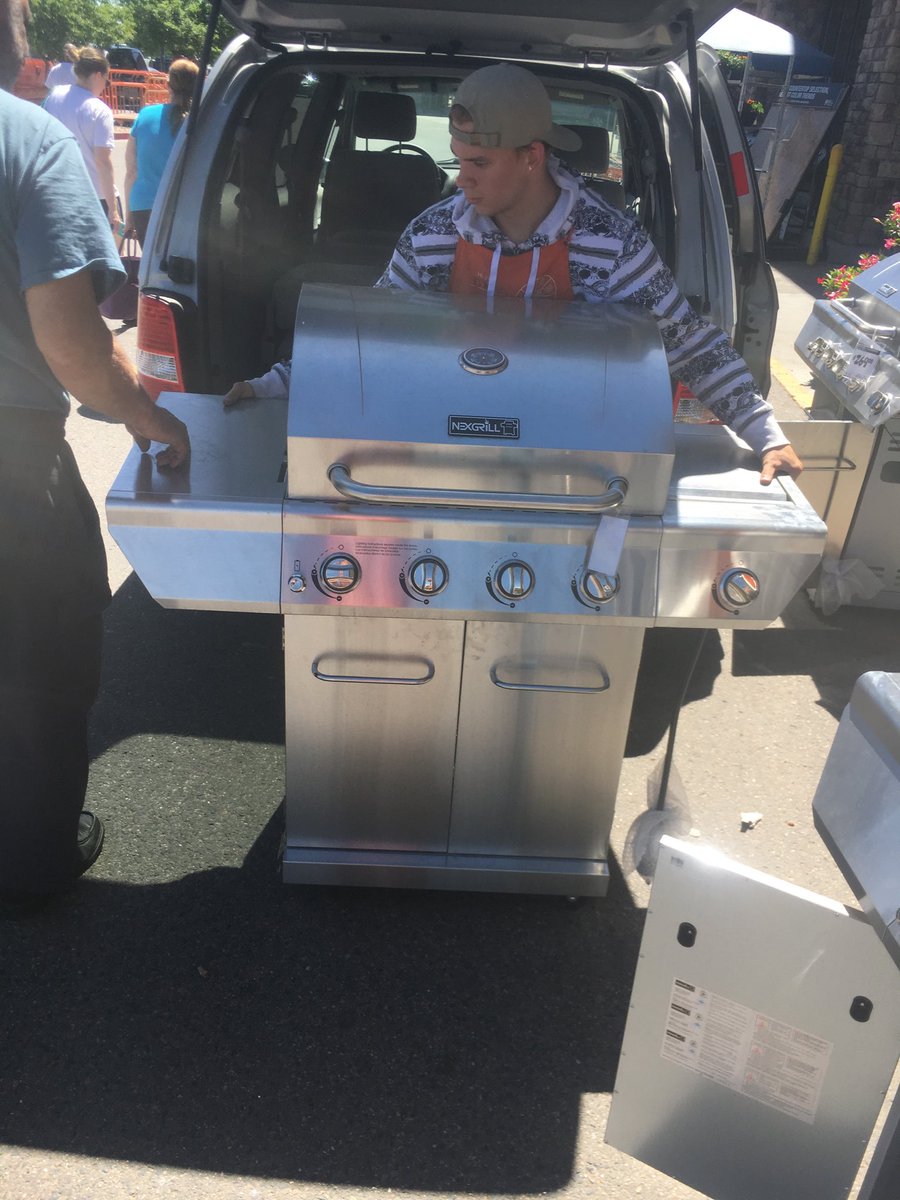 David associate of 1551 driving customer service selling grills .. D214strong..