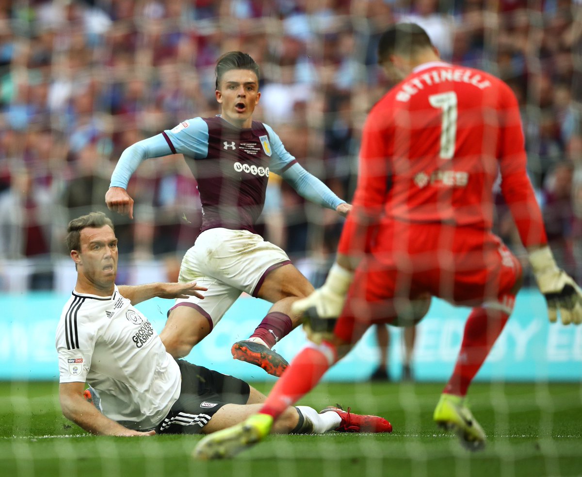 AstonVilla's tweet photo. 📸 That solo run from @JackGrealish1... 😲
So close!
#AVFC #ItsTimeToRoar https://t.co/ulgUo8fr30